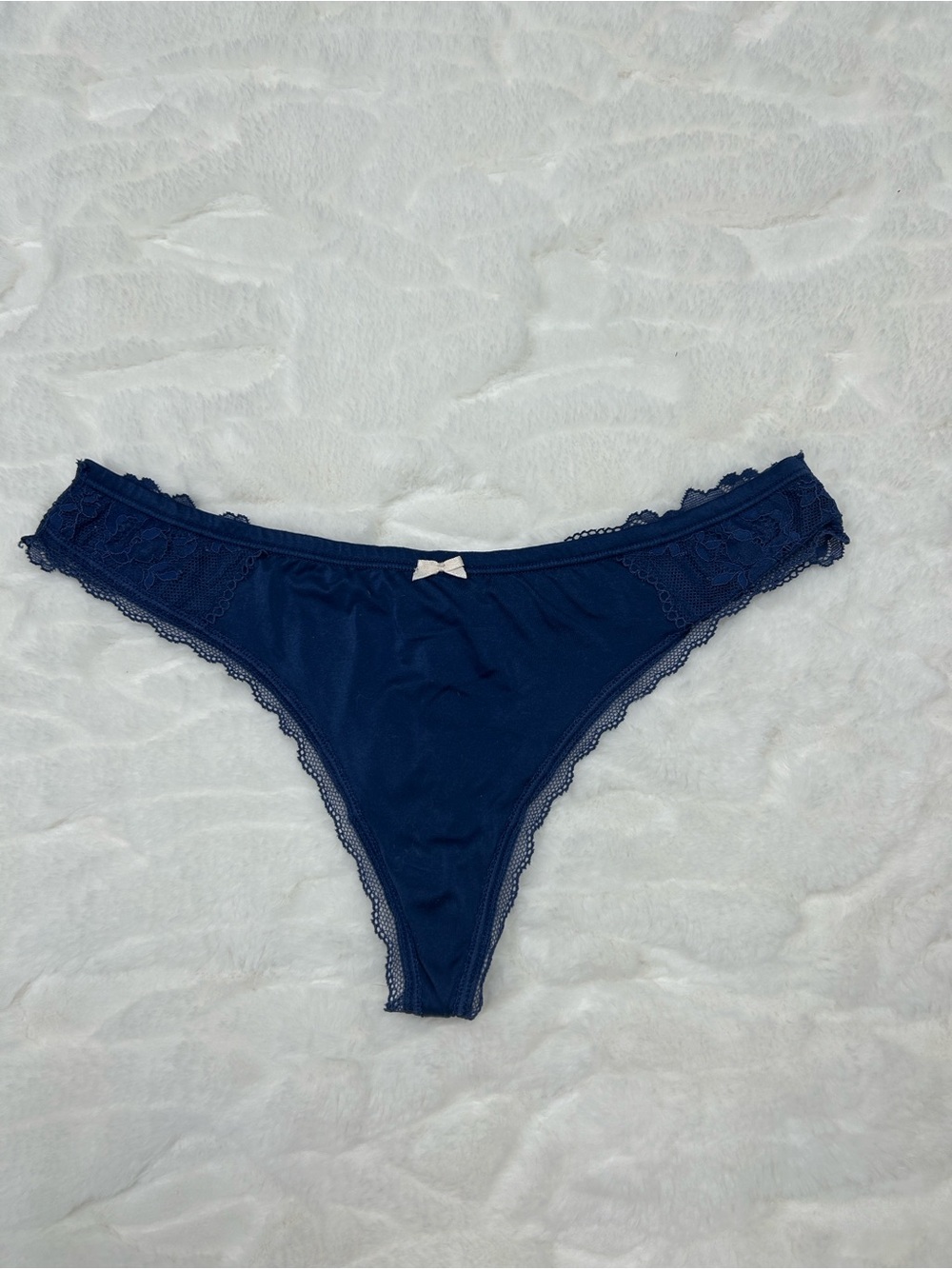2015 Victoria’s Secret Lace Trim Thong Panty S